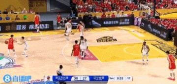 要控制情绪啊！赵继伟上抢形成争球 孙铭徽和裁判激烈交流+吃T