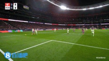 伊尼戈在禁区拉扯马科斯-略伦特，主裁判没表示