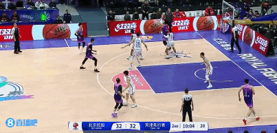 🔥状态好得很！廖三宁上来三分&造杀伤&抛投2+1 连砍8分！