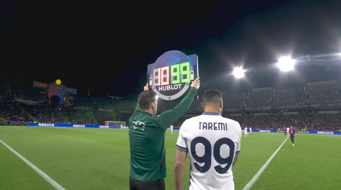 糟糕！记者：劳塔罗被换下是因为左大腿屈肌拉伤