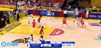 😅这不行！纳托尔切入暴扣被卡尔顿从篮圈底捅出并犯规打成2+1